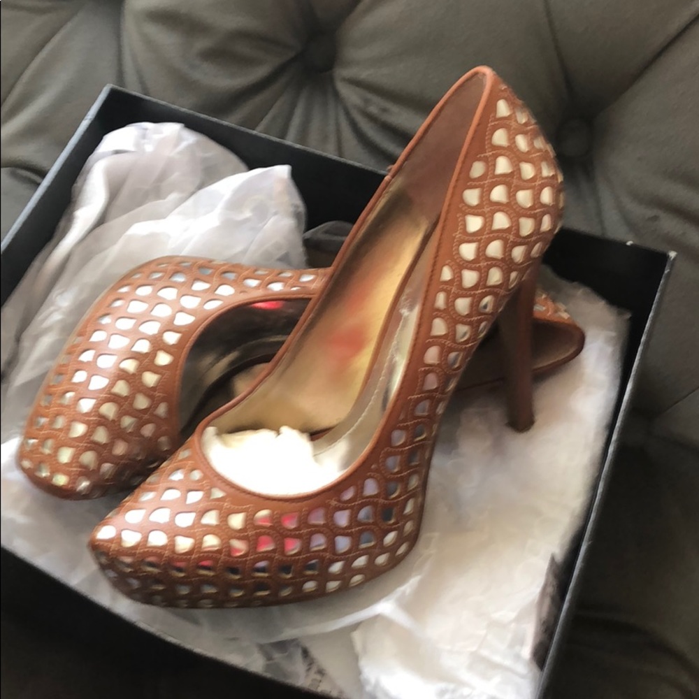 BcBg Heels
